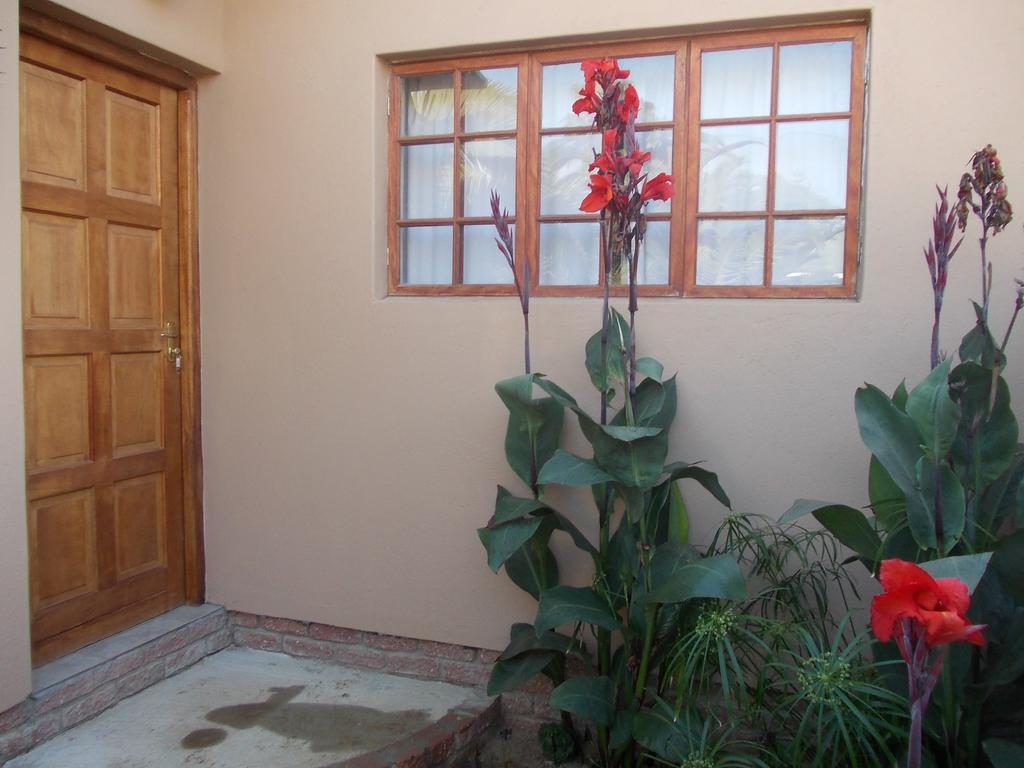 Huis Klipdriftself Catering &B&B Henties Bay Exterior photo